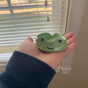 mini frog ash tray